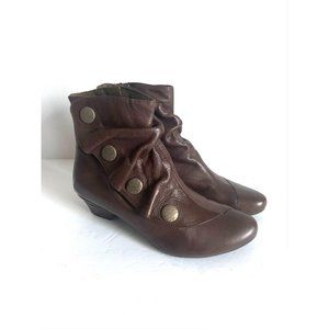 Web Shoemakers brown leather booties 39